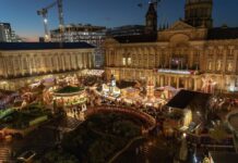 Birmingham Christmas Market 2025 (Frankfurt Market): Complete Guide Birmingham Christmas Market 2025 Victoria Square at night