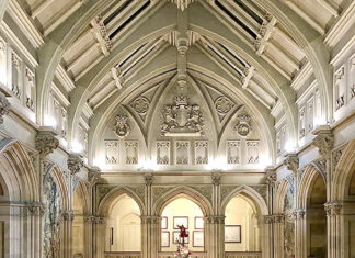Christmas at Highclere Castle – The Ultimate 2025 Visitor Guide Christmas at Highclere Castle 2025