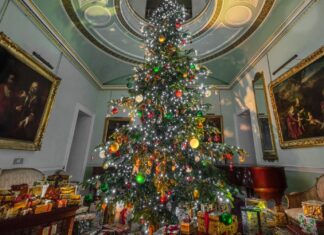 Christmas at Tatton Park 2025: Your Ultimate Guide to Yuletide, the Christmas Mansion & Father Christmas at the Farm Christmas at Tatton Park 2025